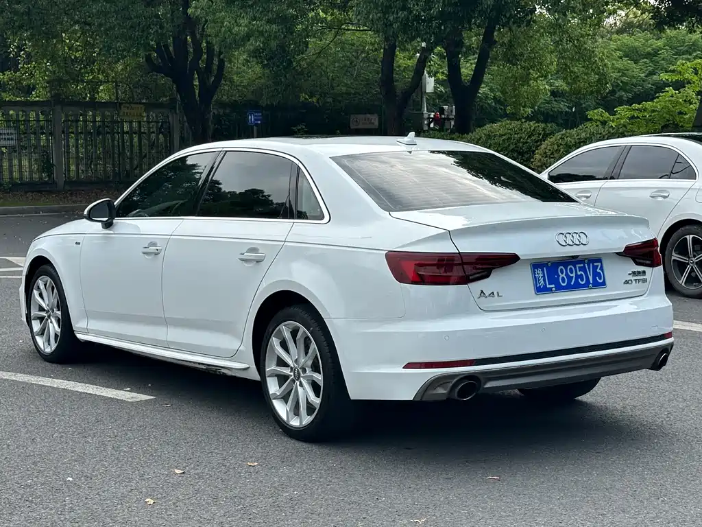 Audi A4L 2018 — фото 6