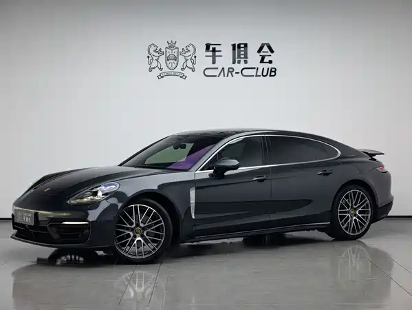 Porsche Panamera 2021
