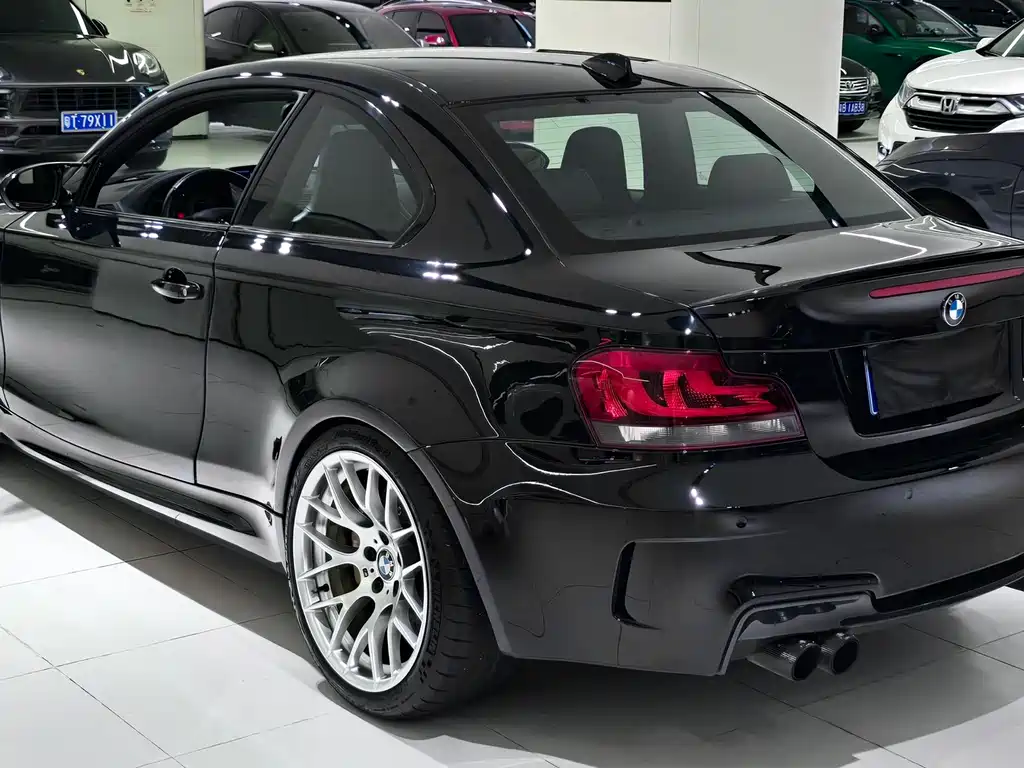 BMW 1 Series M 2012 — фото 12