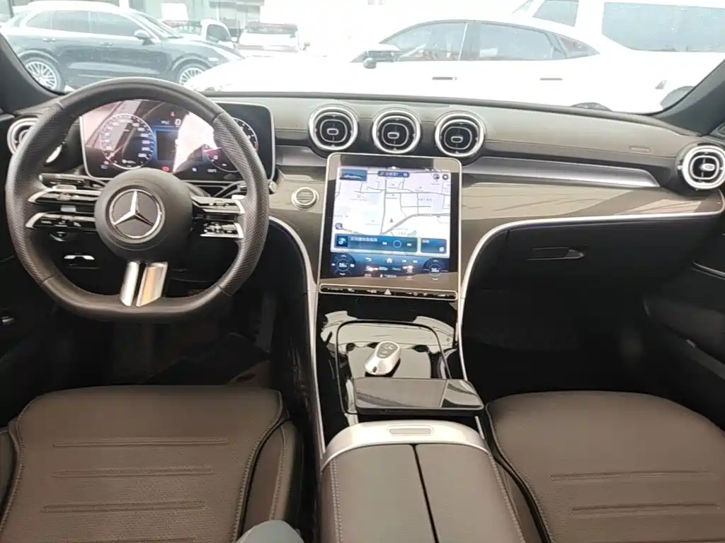 Mercedes-Benz C-Class 2024 — фото 13