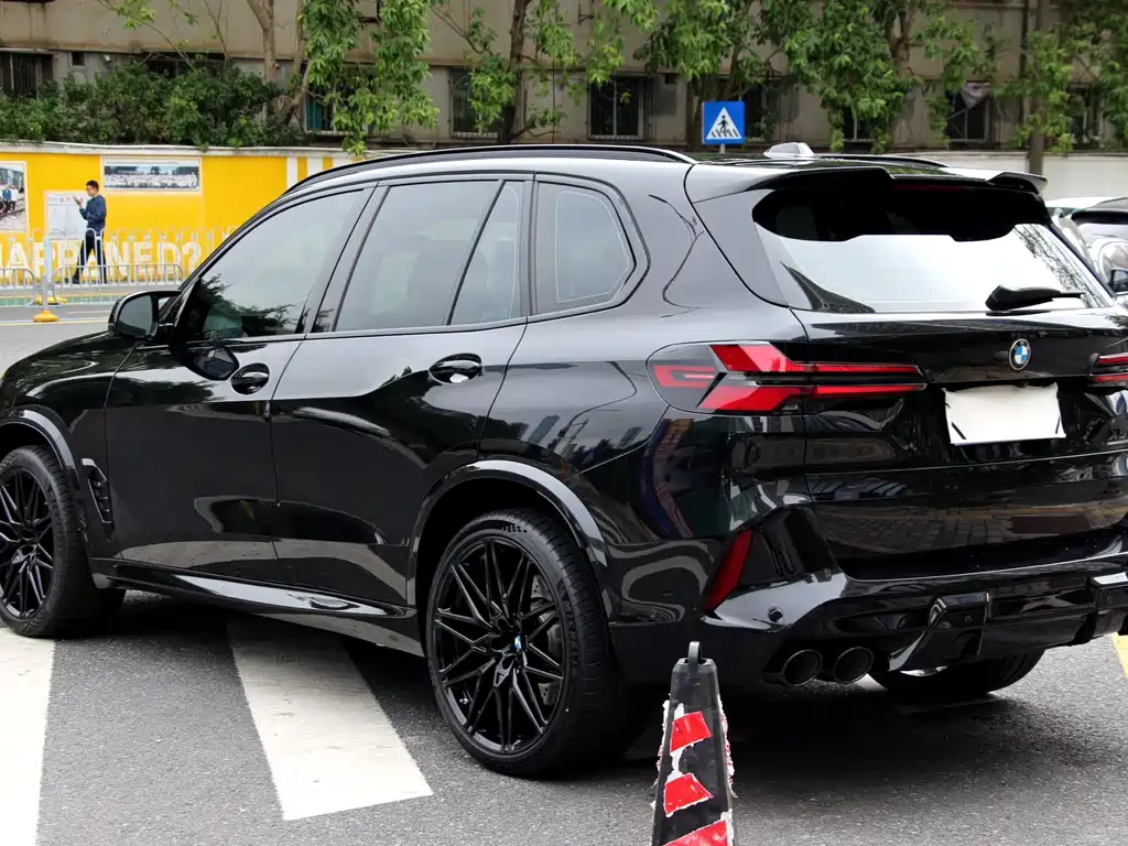 BMW X5 M 2025 — фото 4