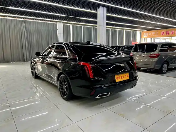 Cadillac CT4 2022