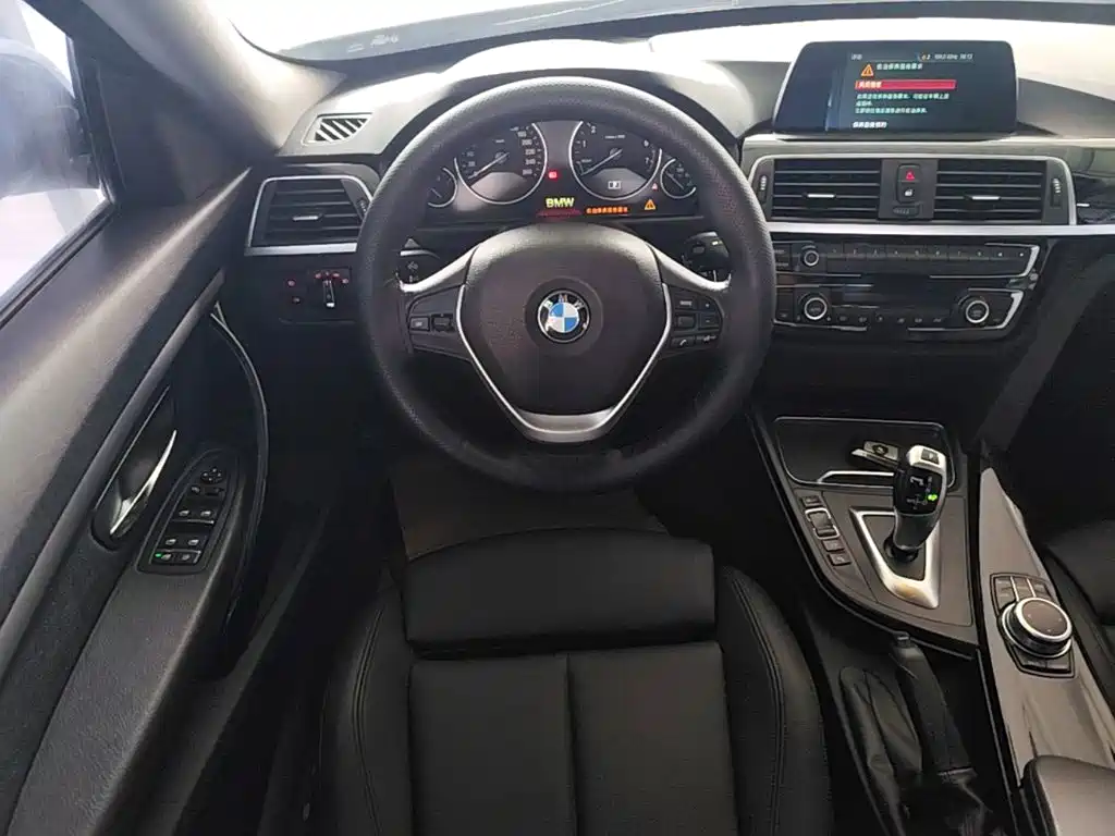 BMW 3 Series GT 2018 — фото 11
