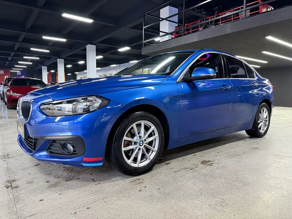 BMW 1 Series 2018 — фото 1