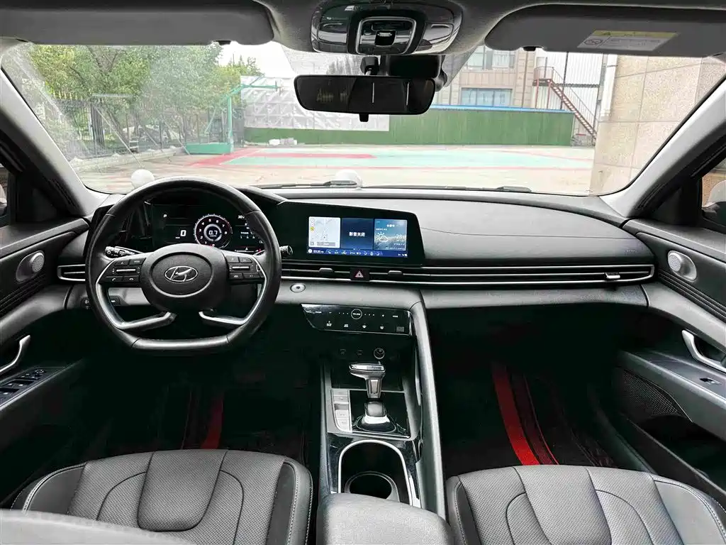 Hyundai Elantra 2021