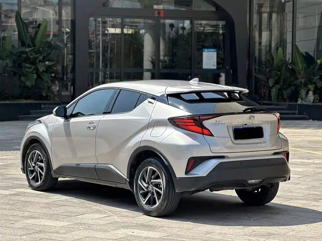 Toyota C-HR 2022 — фото 4