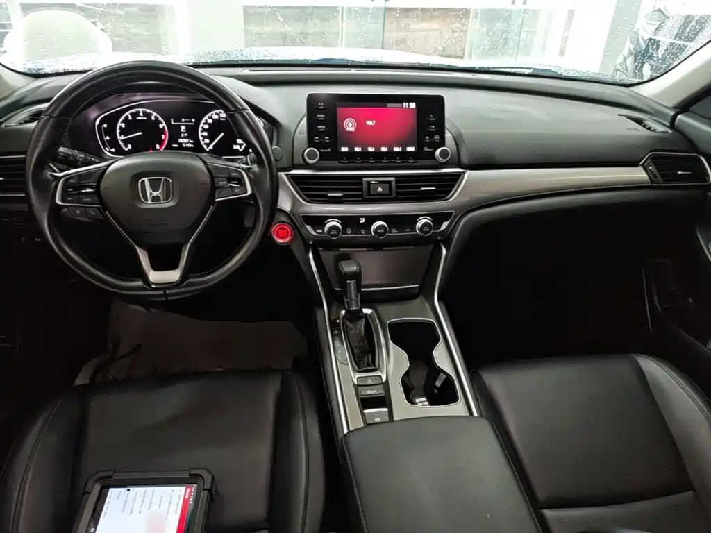 Honda Accord 2019 — фото 10