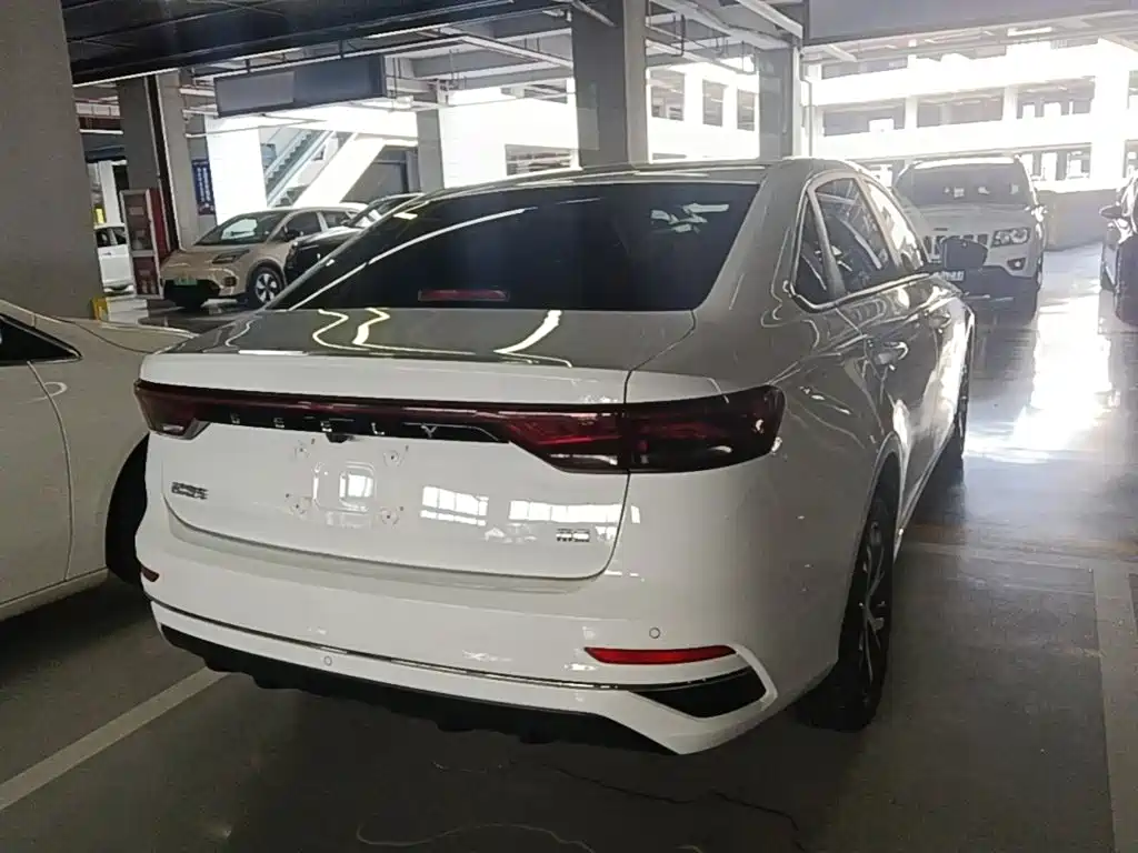Geely Emgrand 2025