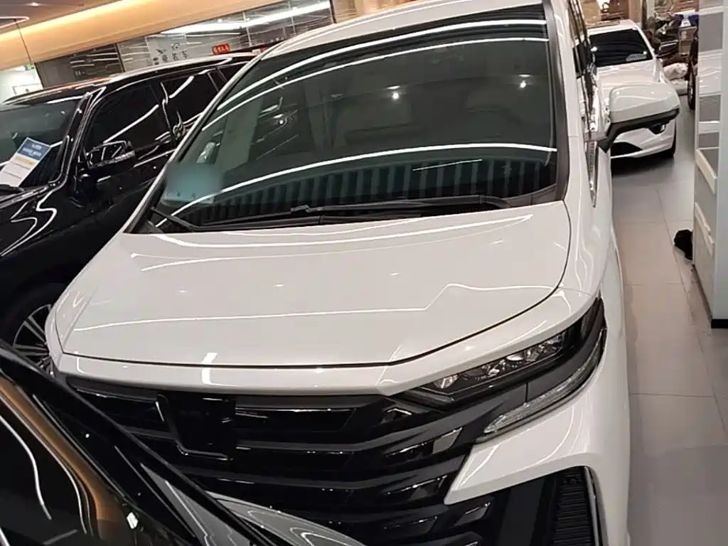 Toyota Vellfire 2023 — фото 3