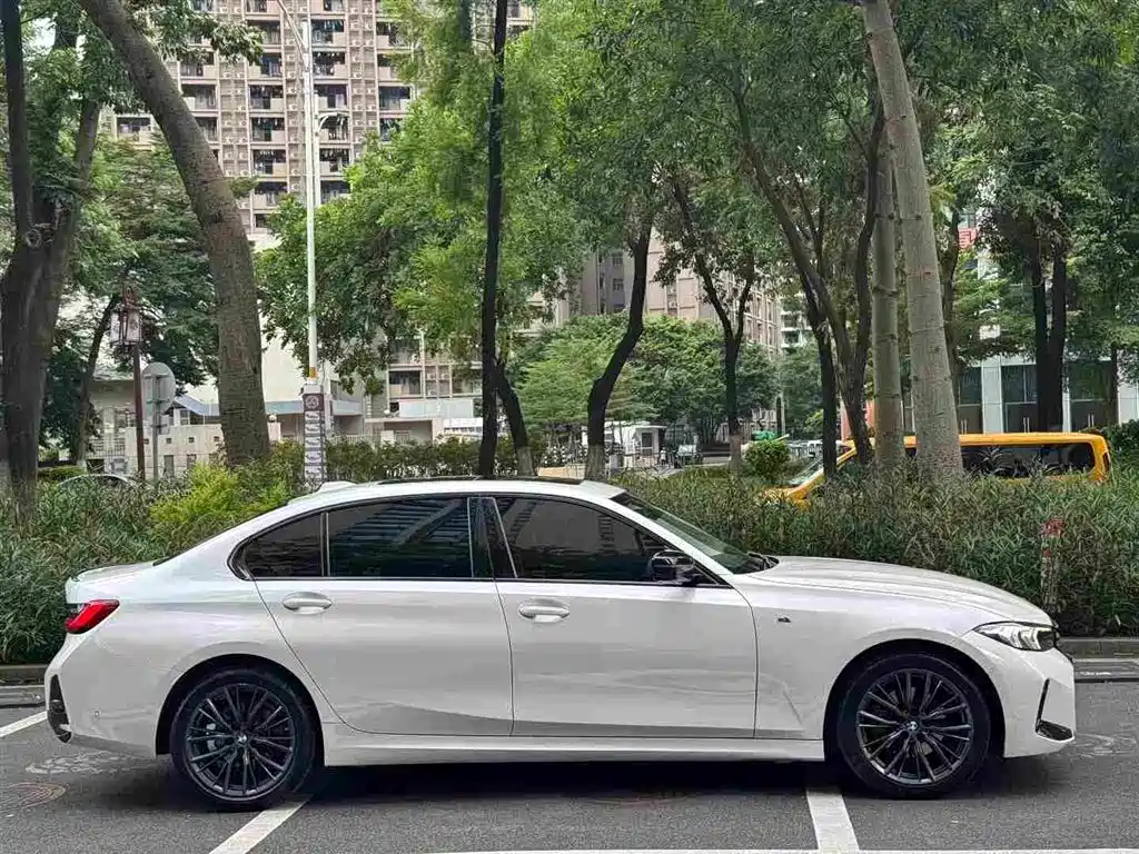 BMW 3 Series 2023
