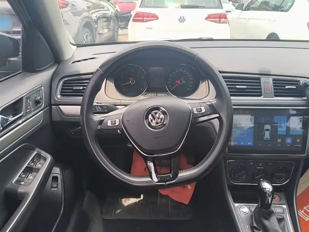 Volkswagen Lavida 2018 — фото 11