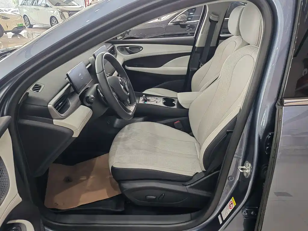 BYD Seal 05 DM-i 2025 — фото 6