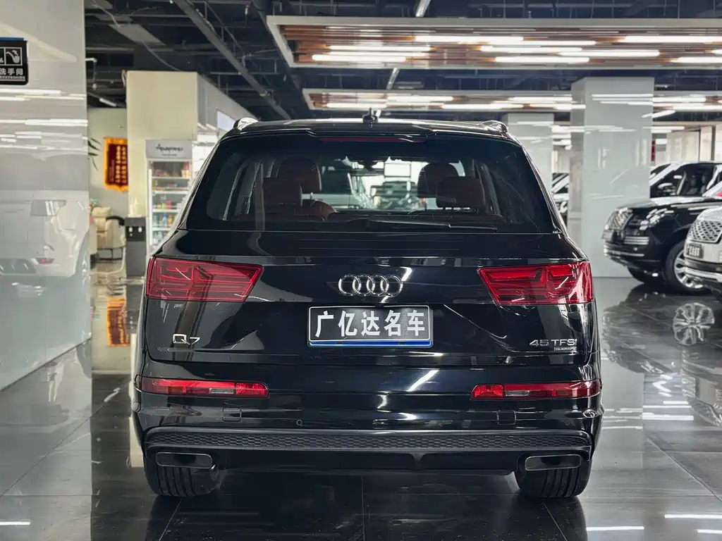 Audi Q7 2018 — фото 15