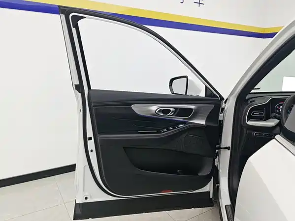 GAC Trumpchi GS8 2025