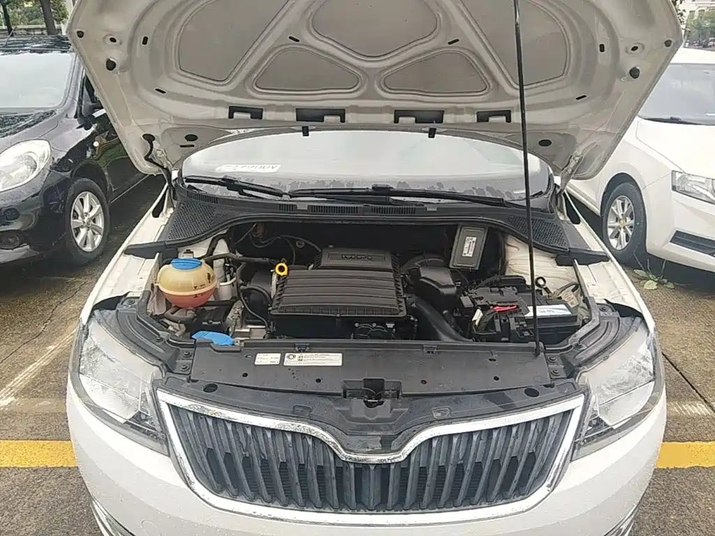 Skoda Rapid 2016 — фото 20