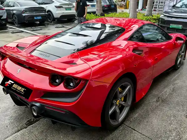 Ferrari F8 2019