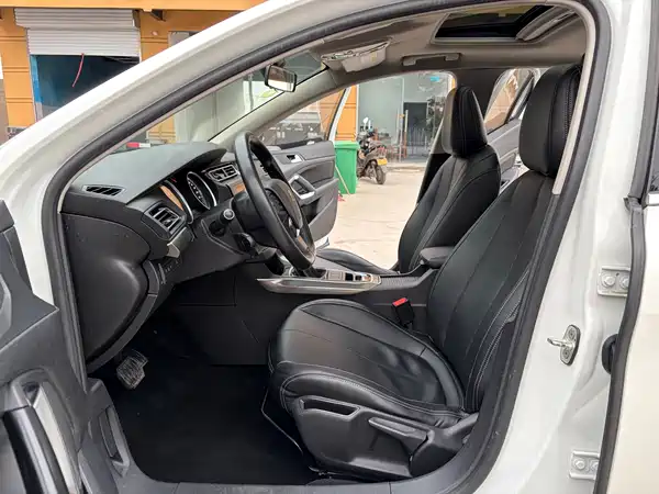 Peugeot 408 2016
