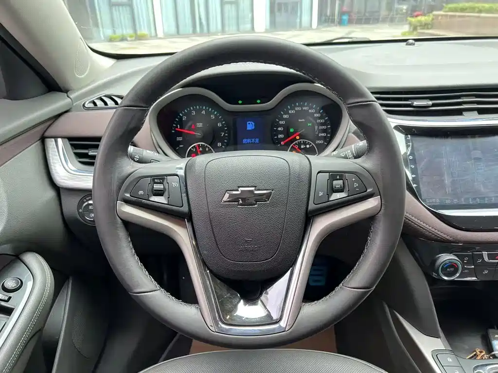 Chevrolet Malibu 2018 — фото 11