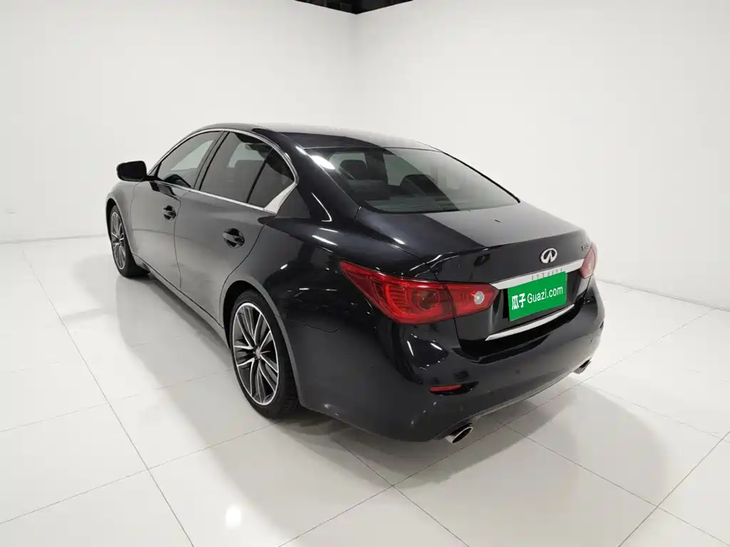 Infiniti Q50 2015