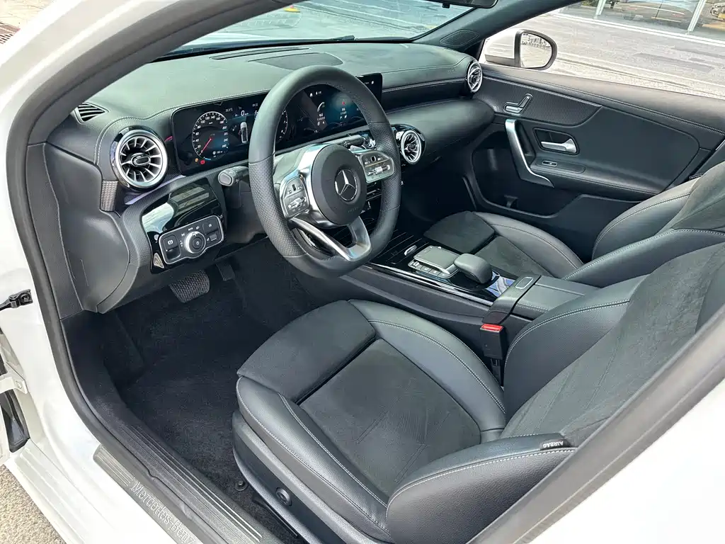 Mercedes-Benz A-Class 2022 — фото 14
