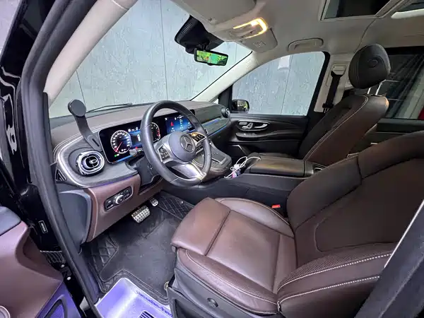 Mercedes-Benz V-Class 2025