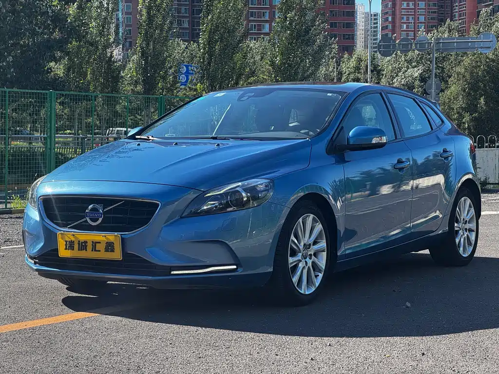 Volvo V40 2015