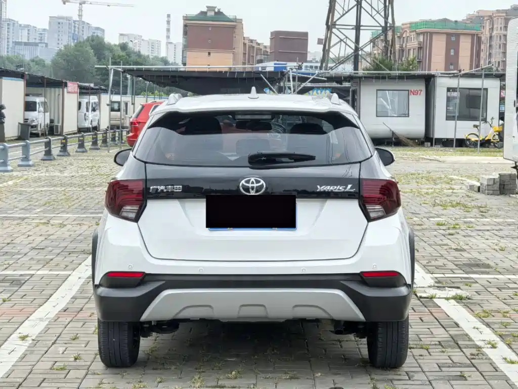 Toyota Yaris L 2022 — фото 8