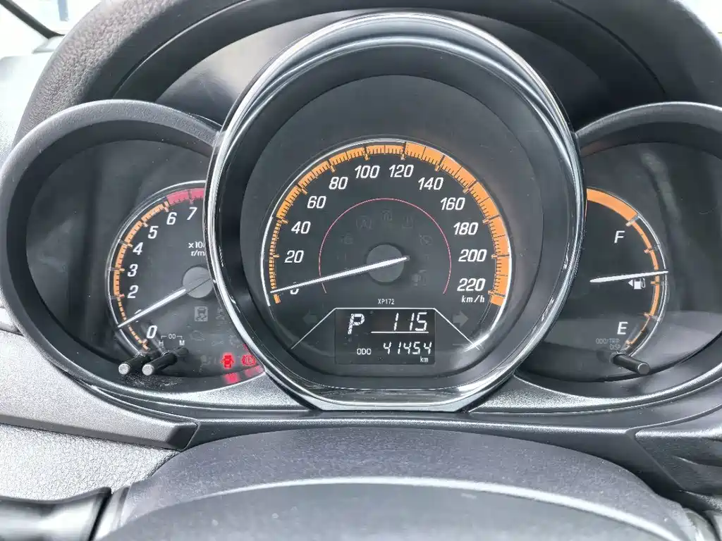 Toyota Yaris L 2022 — фото 14