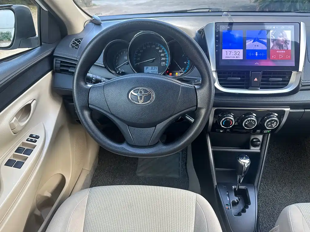 Toyota Yaris L 2017 — фото 6