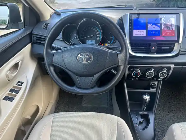 Toyota Yaris L 2017
