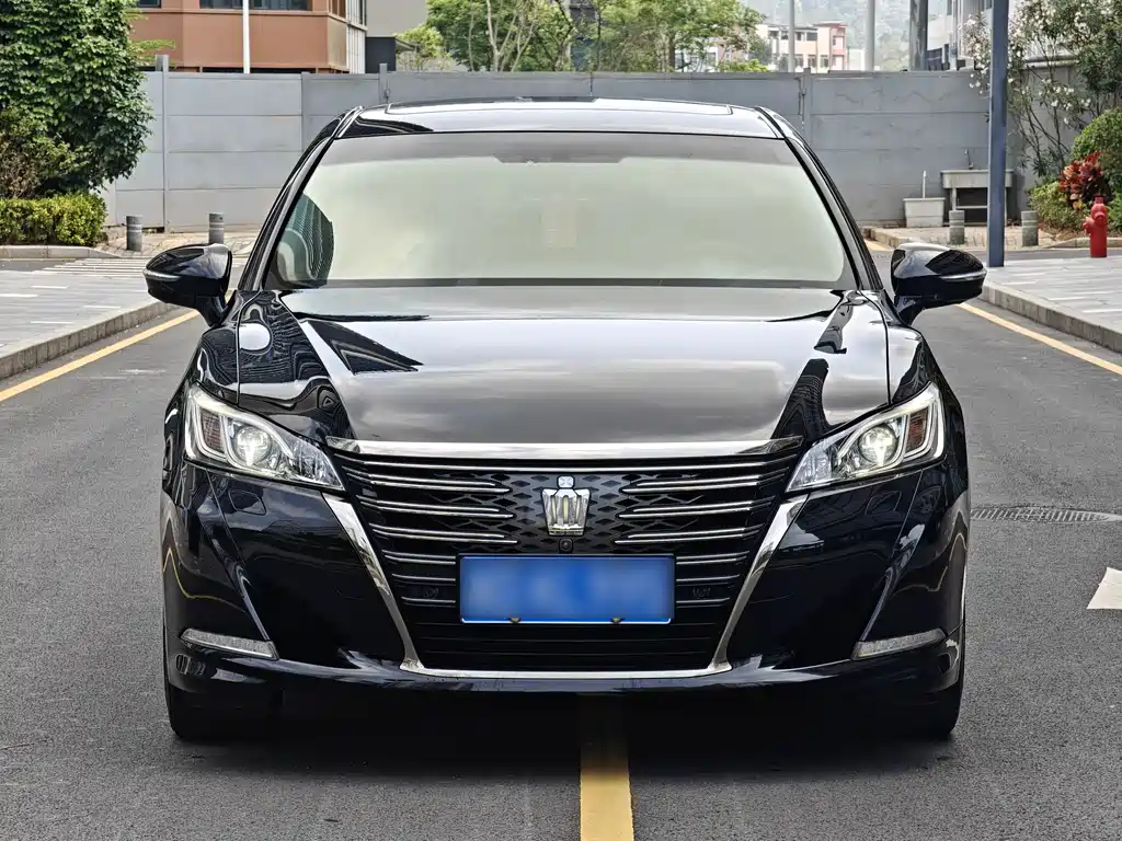 Toyota Crown 2020 — фото 3