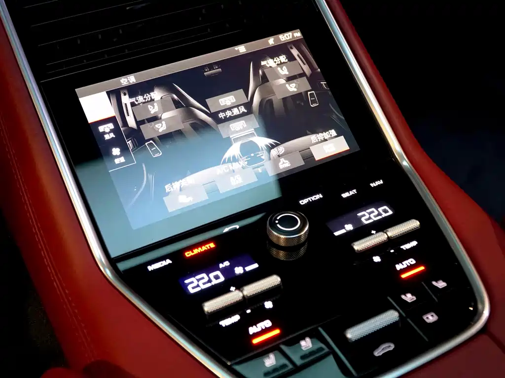 Porsche Panamera 2019 — фото 12