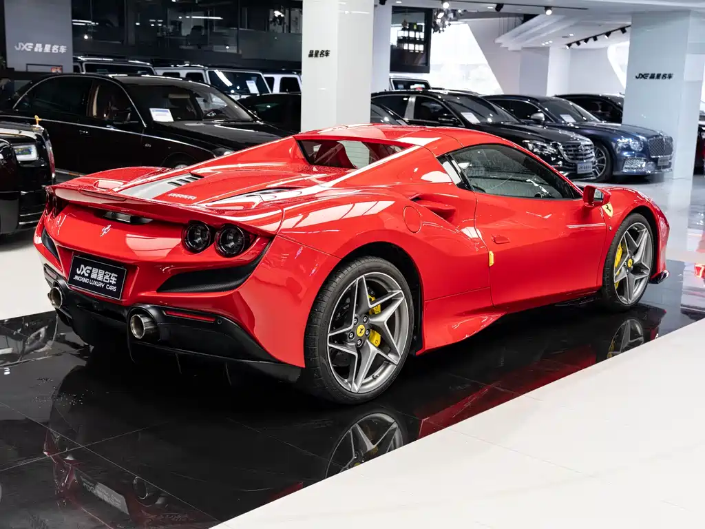 Ferrari F8 2022 — фото 10