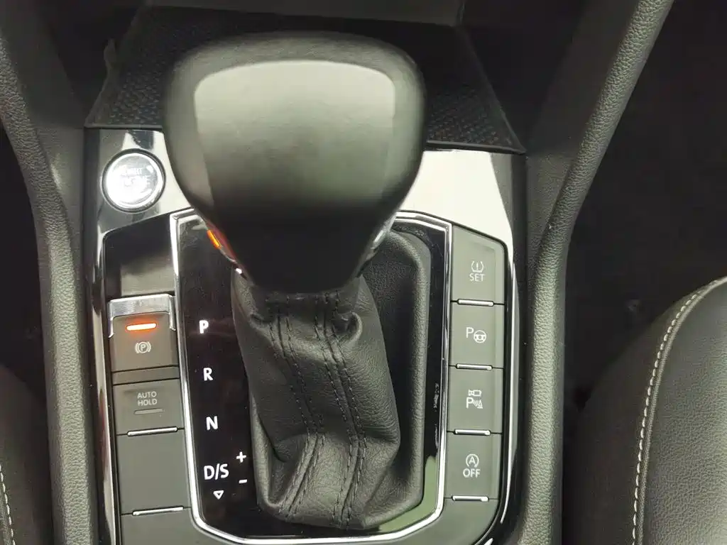 Volkswagen Tiguan L 2021 — фото 13
