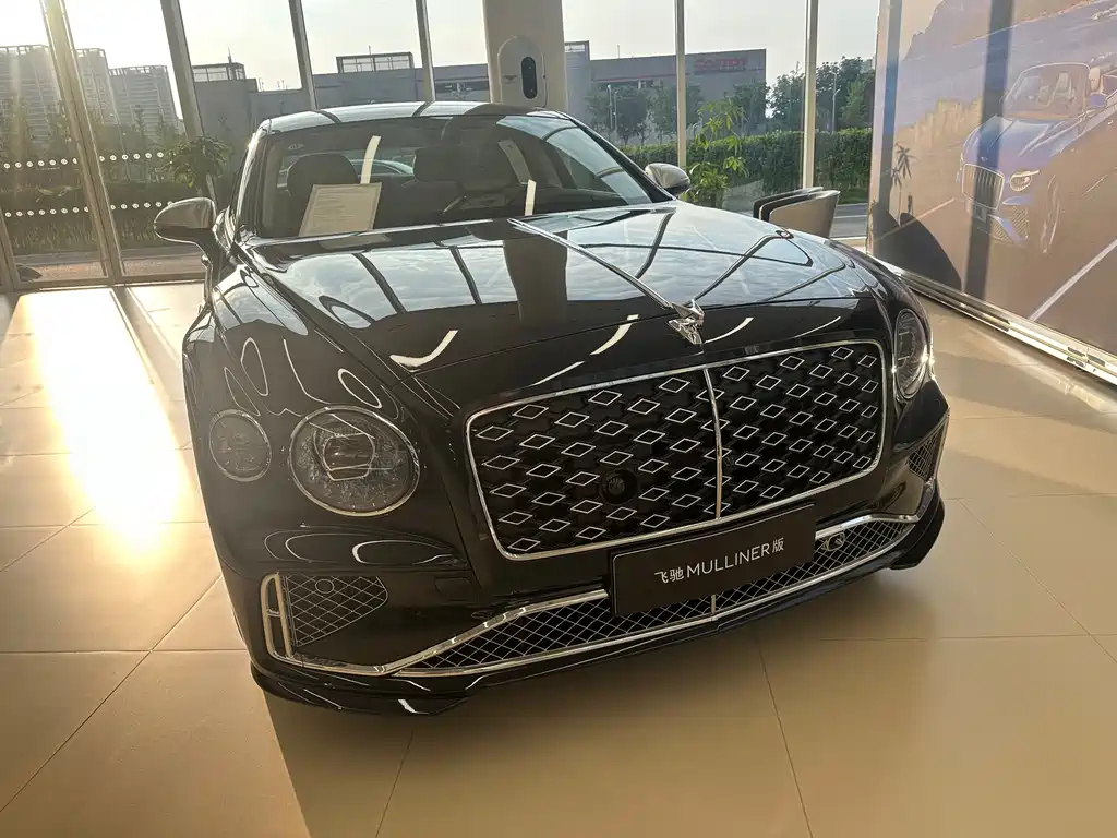 Bentley Flying Spur — фото 3