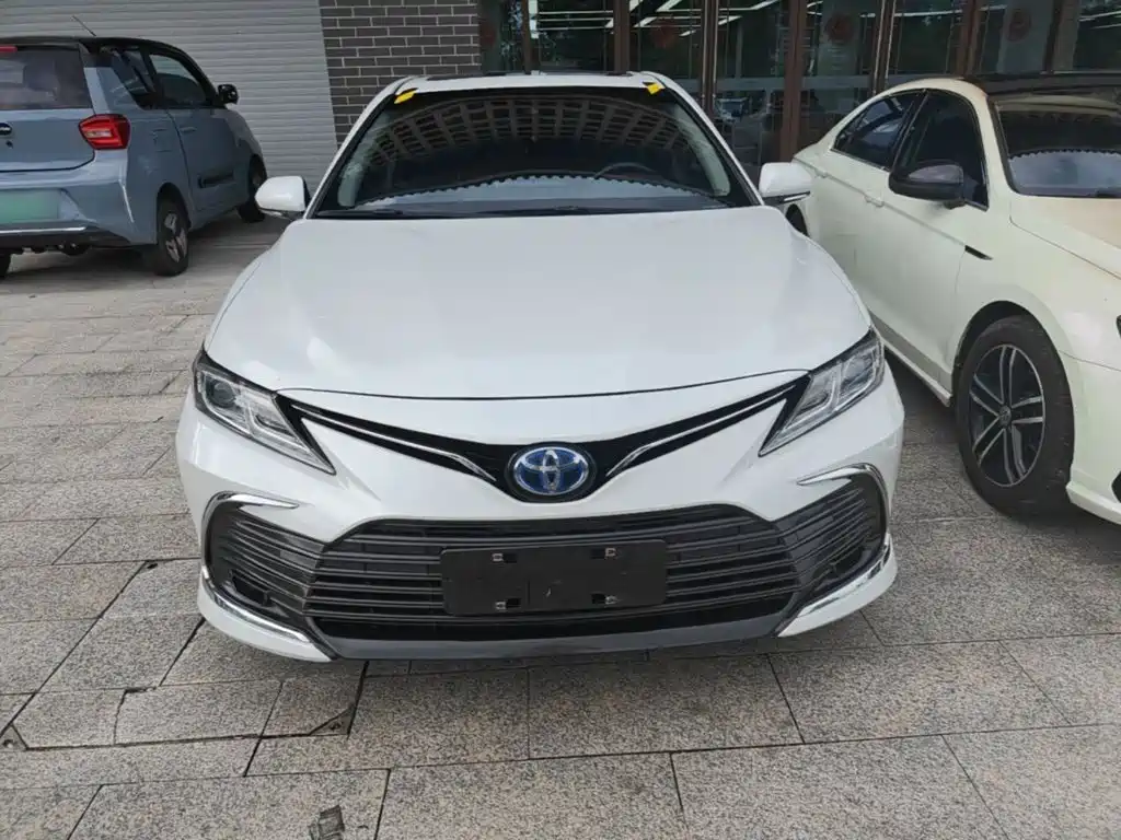 Toyota Camry 2022 — фото 3