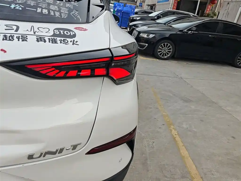 Changan UNI-T 2021 — фото 8