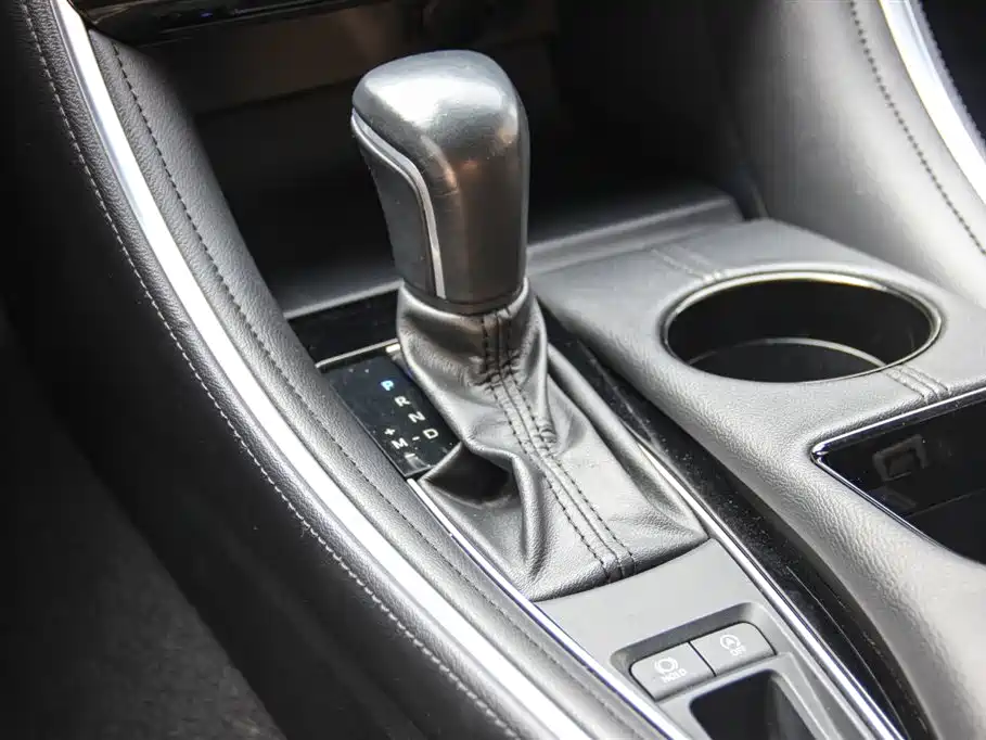 Toyota Avalon 2023 — фото 17