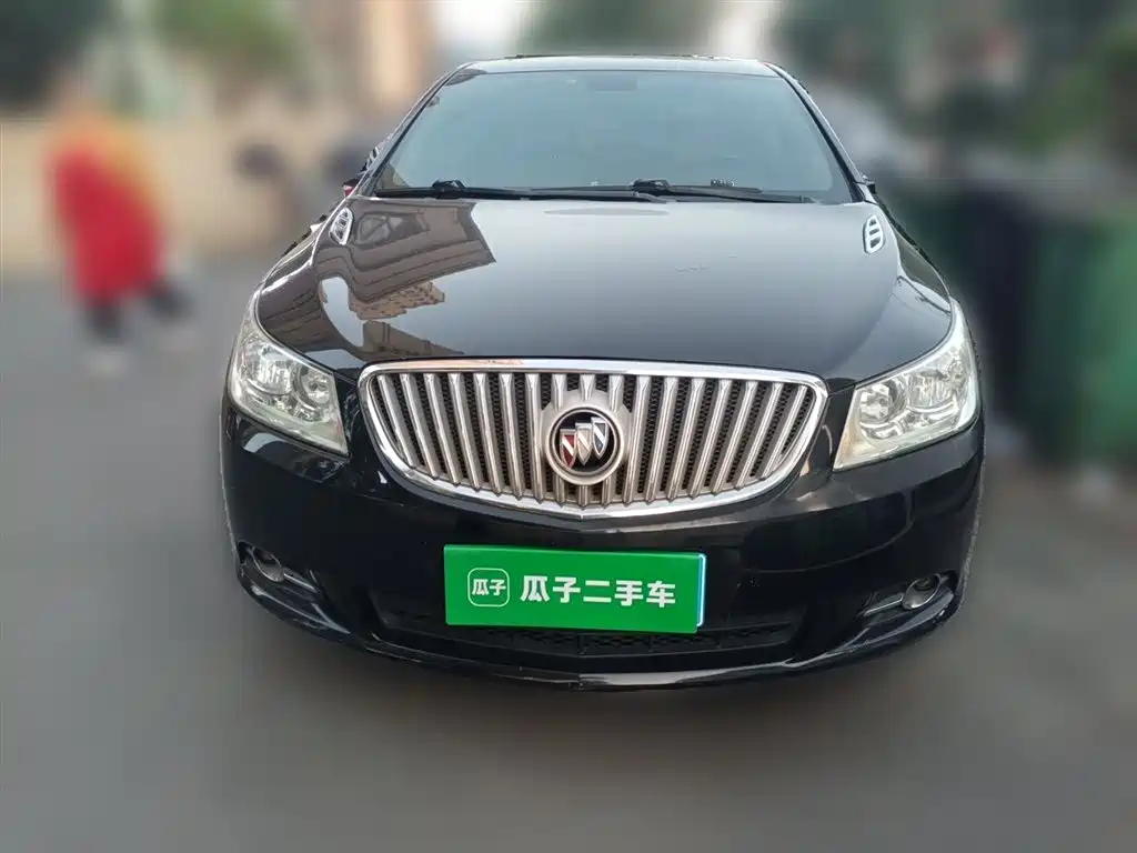 Buick LaCrosse 2011 — фото 2
