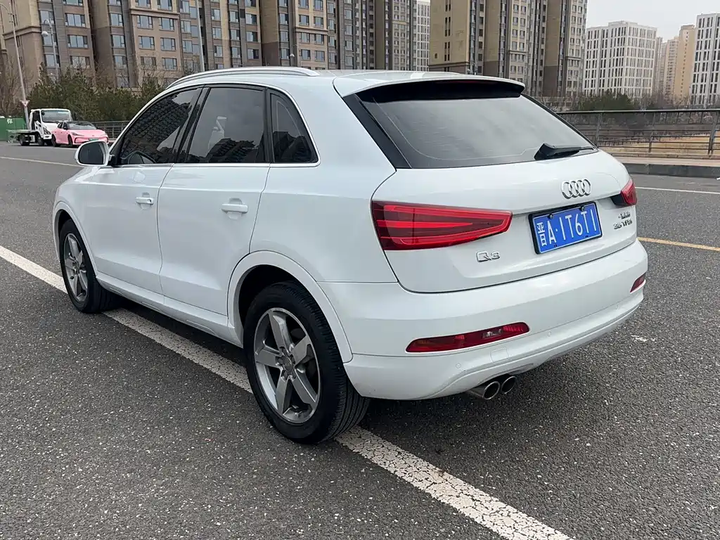Audi Q3 2015 — фото 9