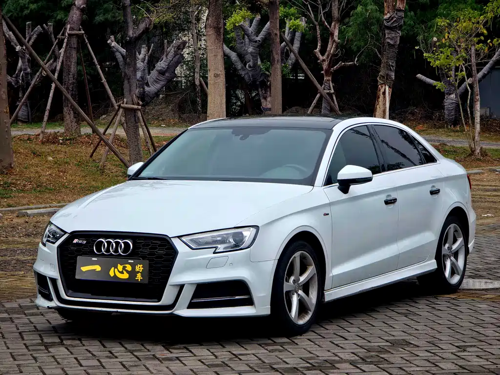 Audi A3 2017 — фото 1