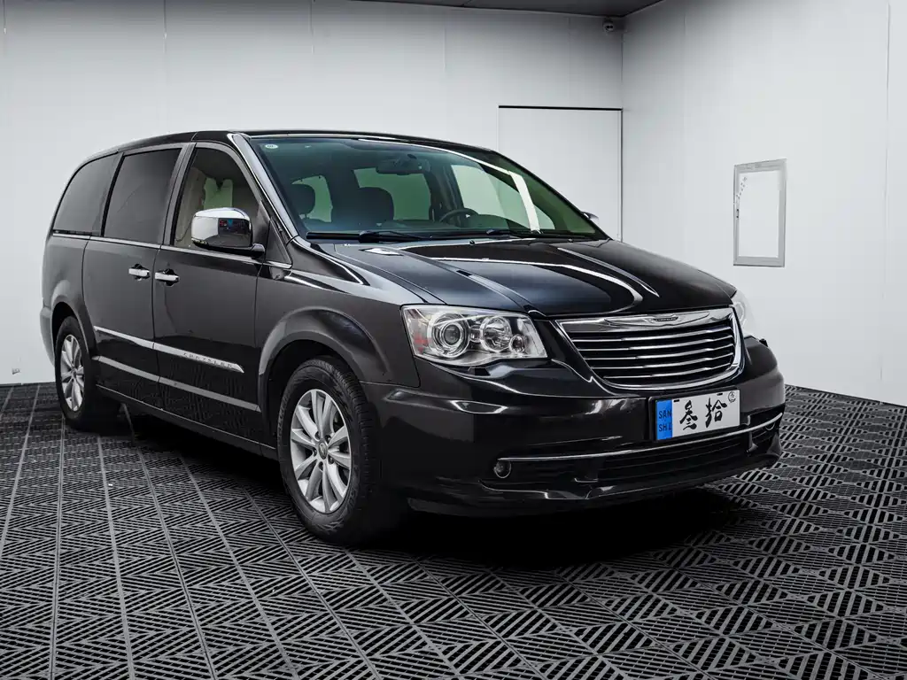 Chrysler Grand Voyager 2018 — фото 3