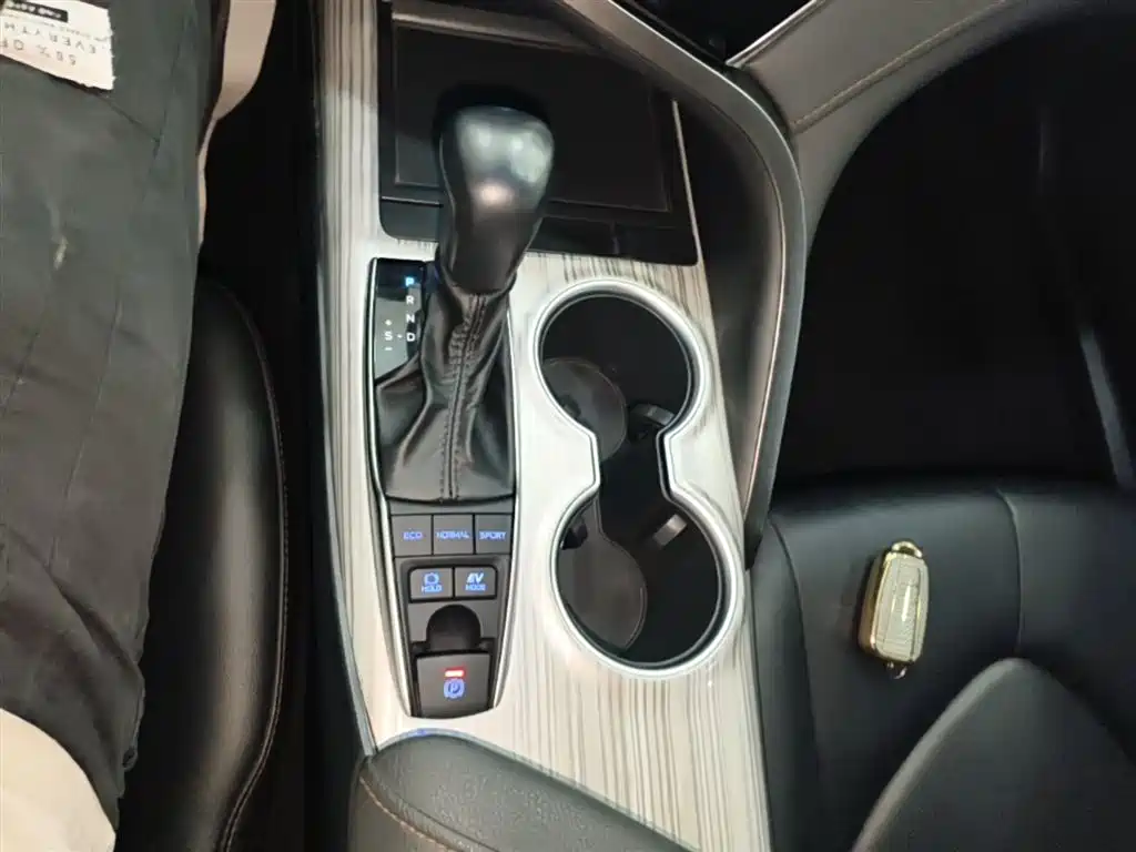 Toyota Camry 2021 — фото 14