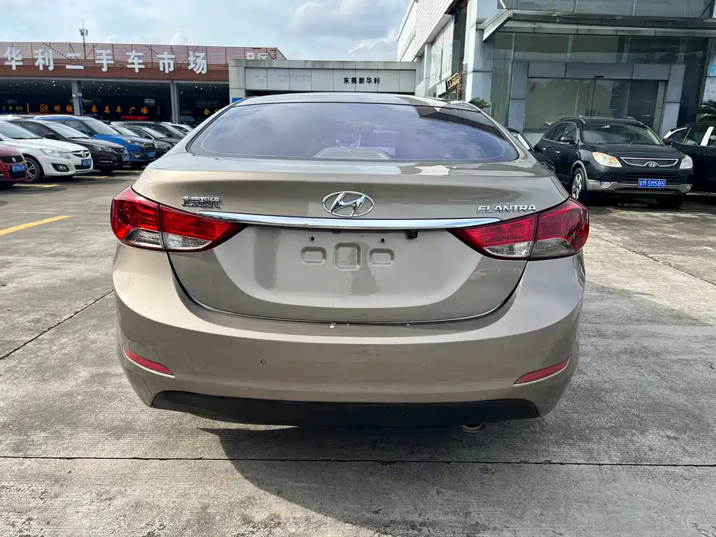 Hyundai Elantra Langdong 2015 — фото 4