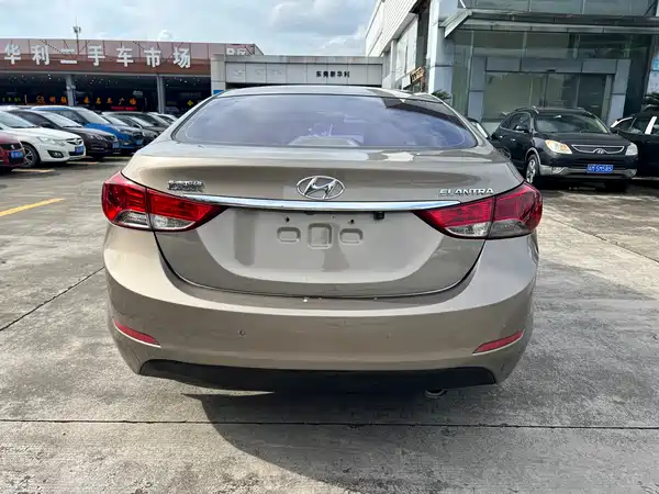 Hyundai Elantra Langdong 2015