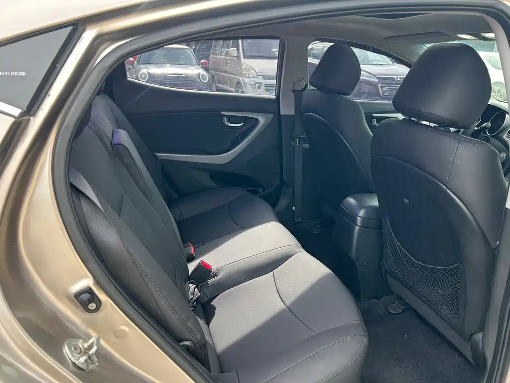 Hyundai Elantra Langdong 2015 — фото 10