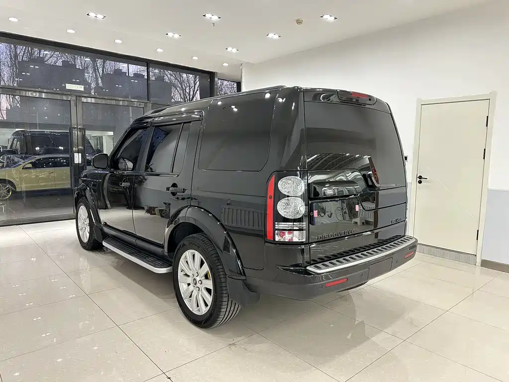 Land Rover Discovery 2015 — фото 34