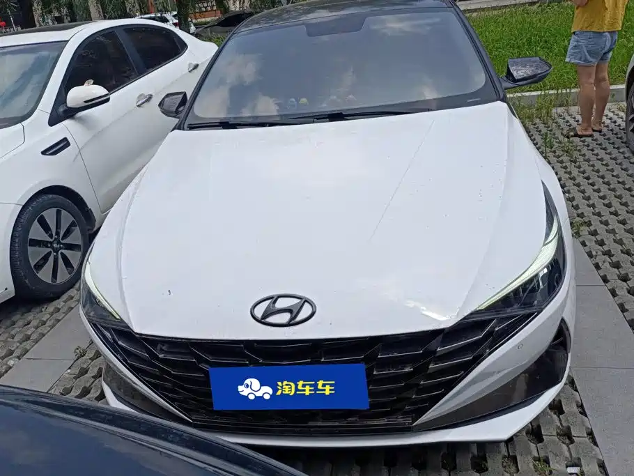 Hyundai Elantra 2021