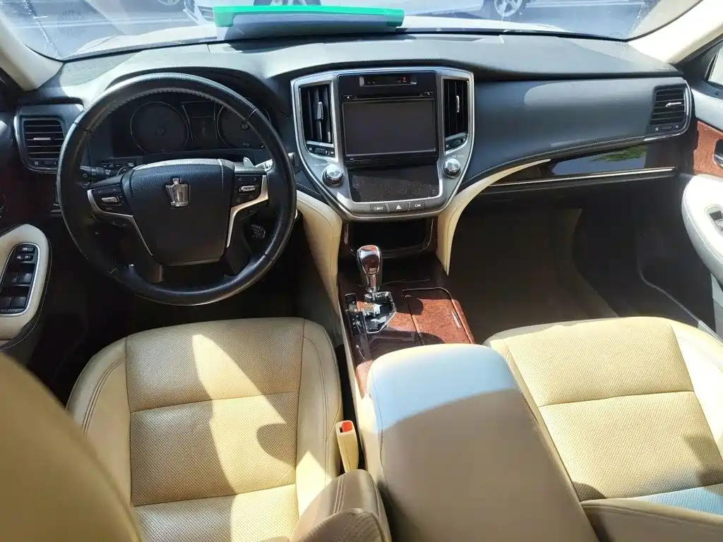 Toyota Crown 2018 — фото 13