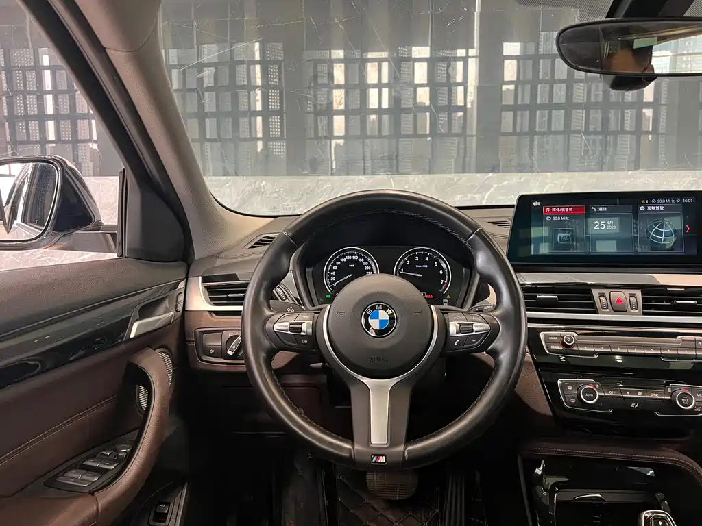 BMW X2 2022 — фото 12